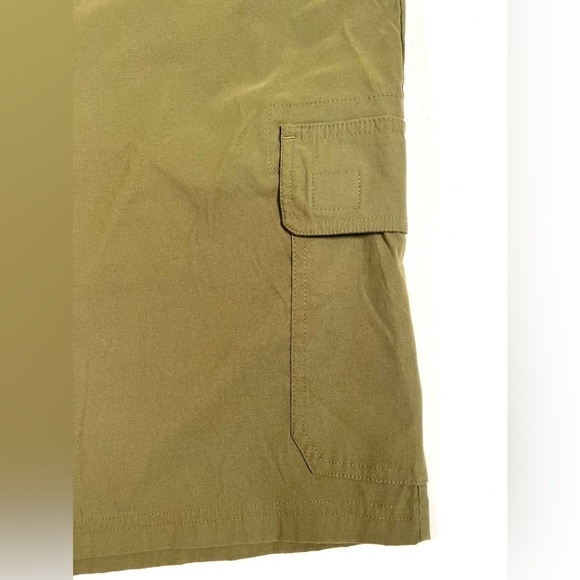 ORVIS Men’s Olive Night Green Cargo Shorts, Pockets Stretchy Size 40 Gorpcore - Picture 6 of 15